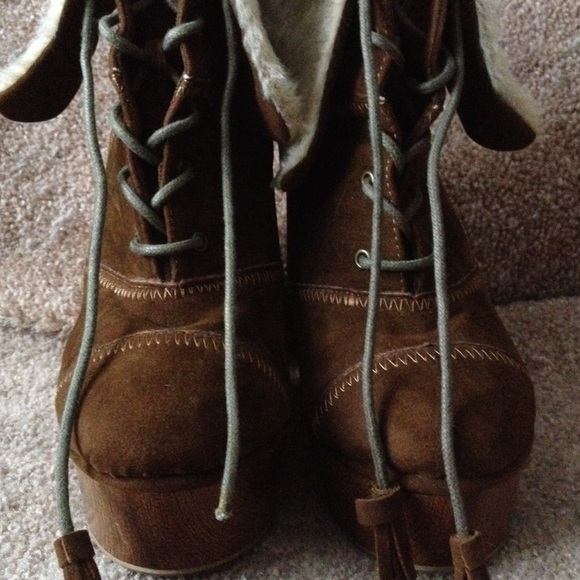 Cute lace up booties - Picture 4 of 4
